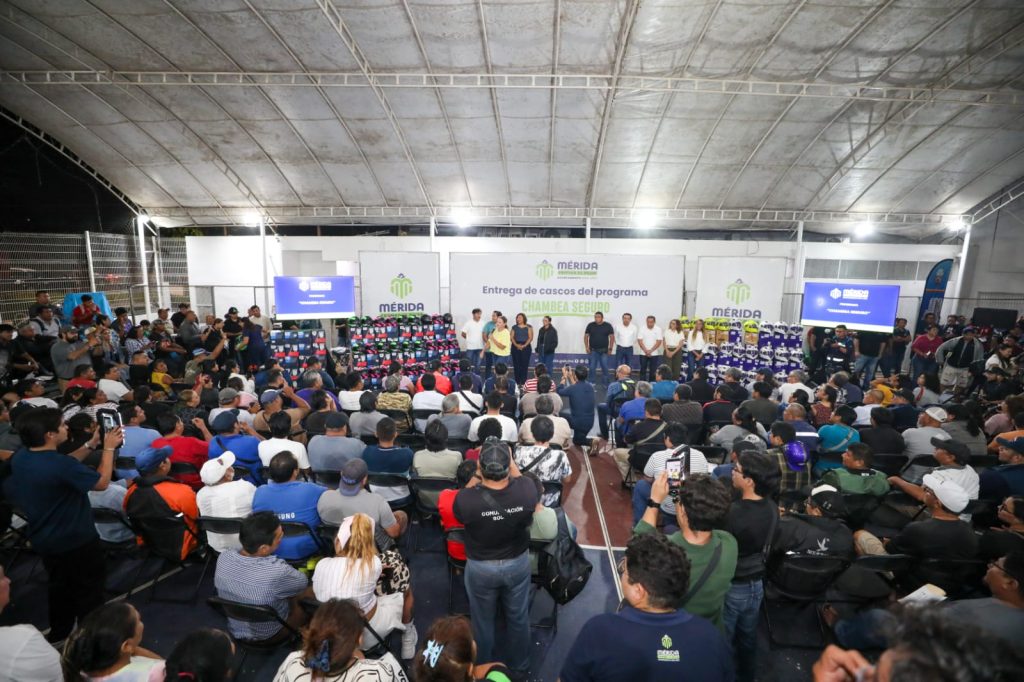ENTREGA CECILIA PATRÓN EQUIPO DE PROTECCIÓN A MÁS DE 2 MIL REPARTIDORES EN MOTOCICLETA