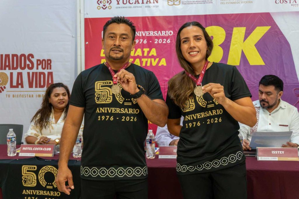 CON CAMINATA RECREATIVA 3K, EL ISSTEY