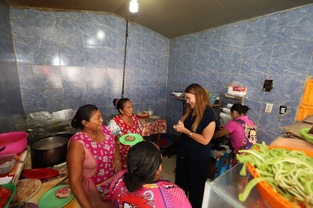 Por primera vez en la historia, los mercados y tianguis cuentan con reglas claras para funcionar mejor.