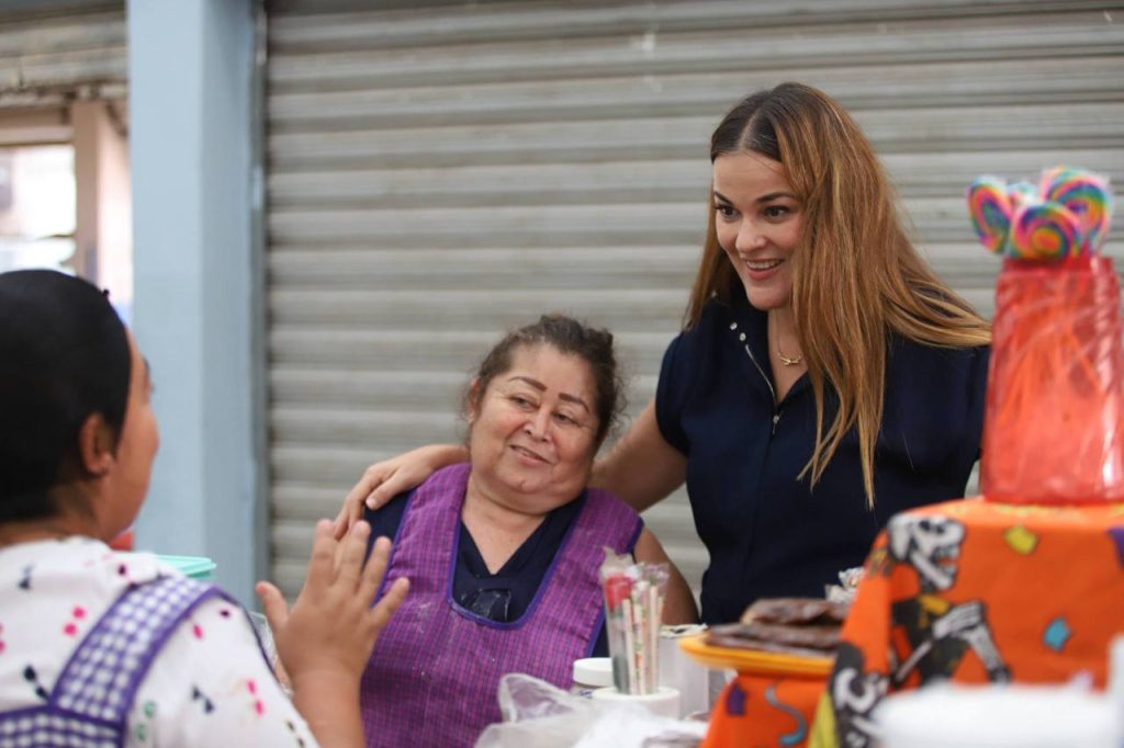 Por primera vez en la historia, los mercados y tianguis cuentan con reglas claras para funcionar mejor.