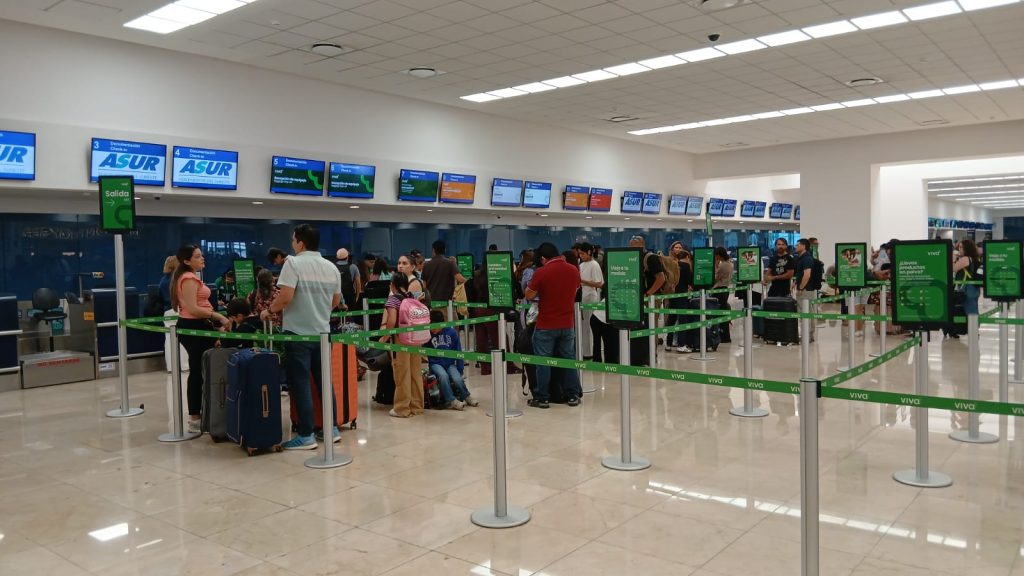 Gran afluencia de pasajeros en el Aeropuerto de Mérida; se estima una buena temporada vacacional