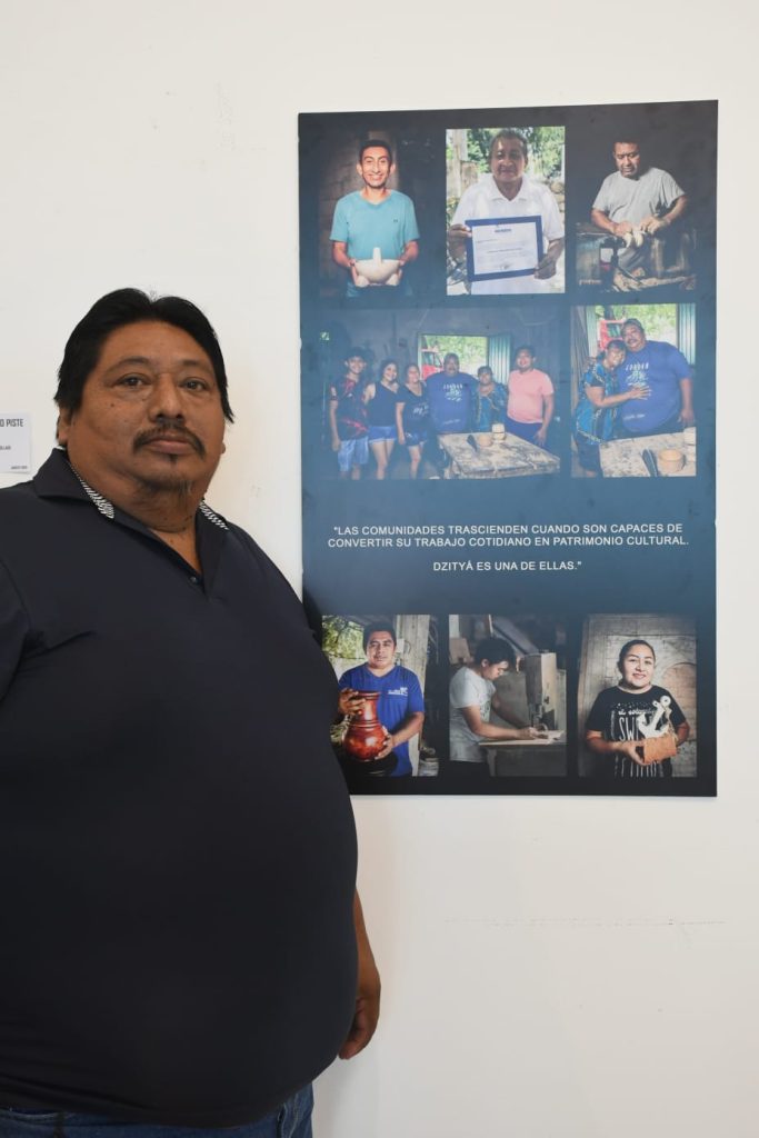 El fotógrafo Esdras Castillo presenta en el Aeropuerto De Mérida “Piedra, Madera y Memoria”, Homenaje a Los Artesanos de Dzityá