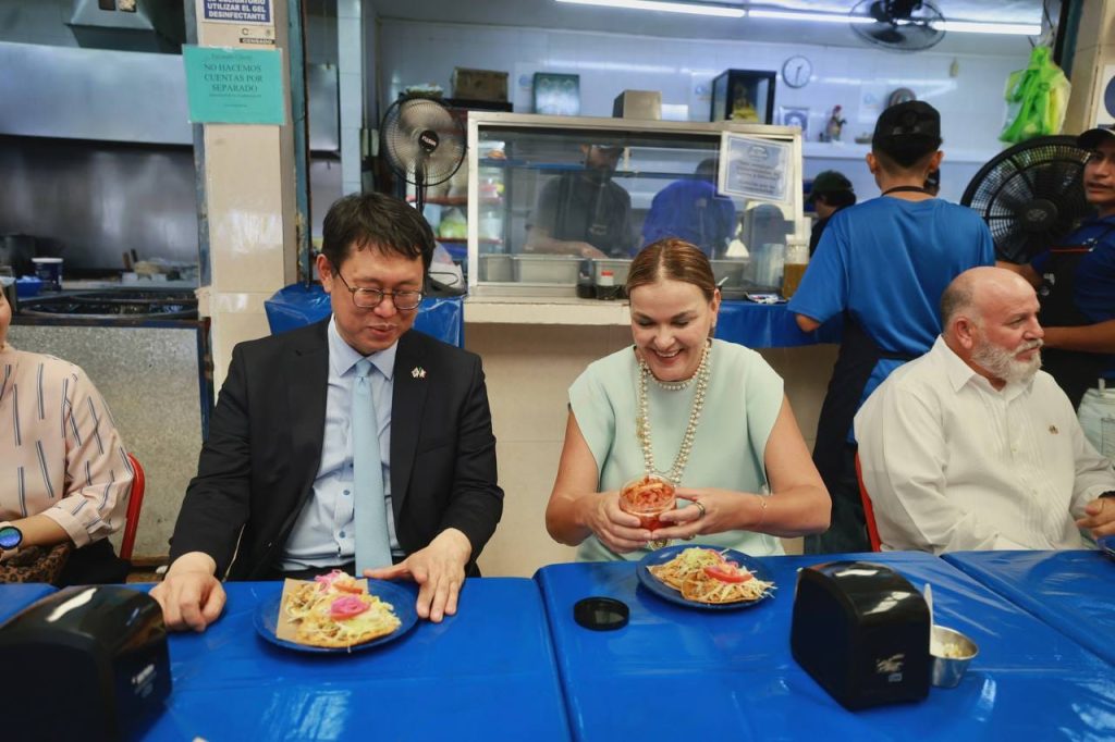 CECILIA PATRON FORTALECE LA RELACIÓN CON COREA DEL SUR