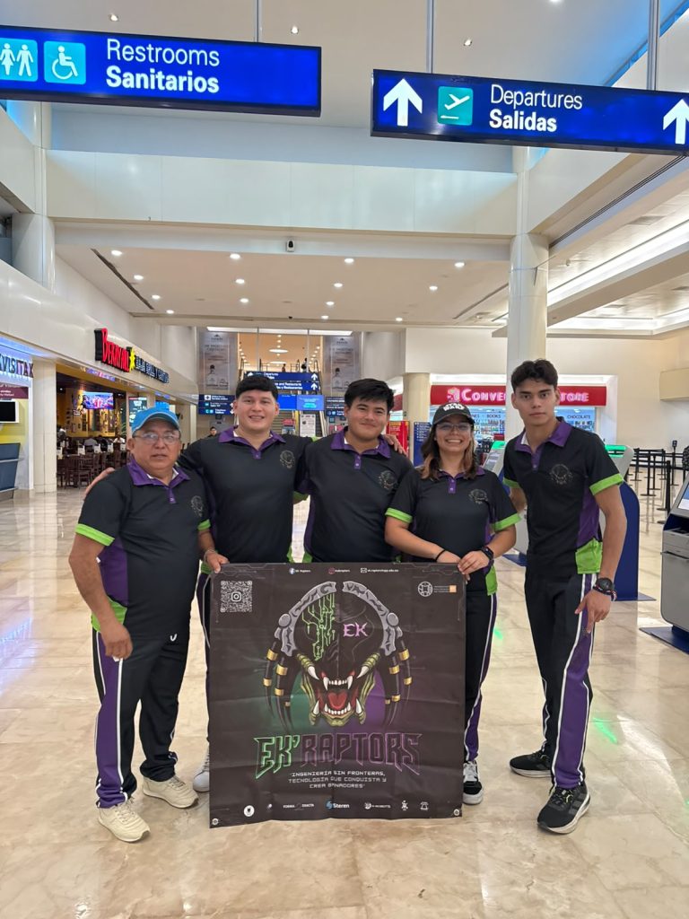 Estudiantes de robótica de la UPY viajan a Pekín para representar a Yucatán en el RobotChallenge China