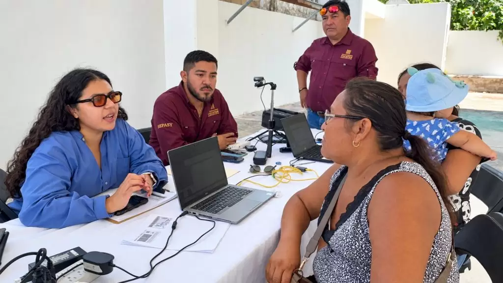 ACERCAN SERVICIOS DE SALUD Y TRÁMITES A LA COMUNIDAD PESQUERA DE TELCHAC PUERTO