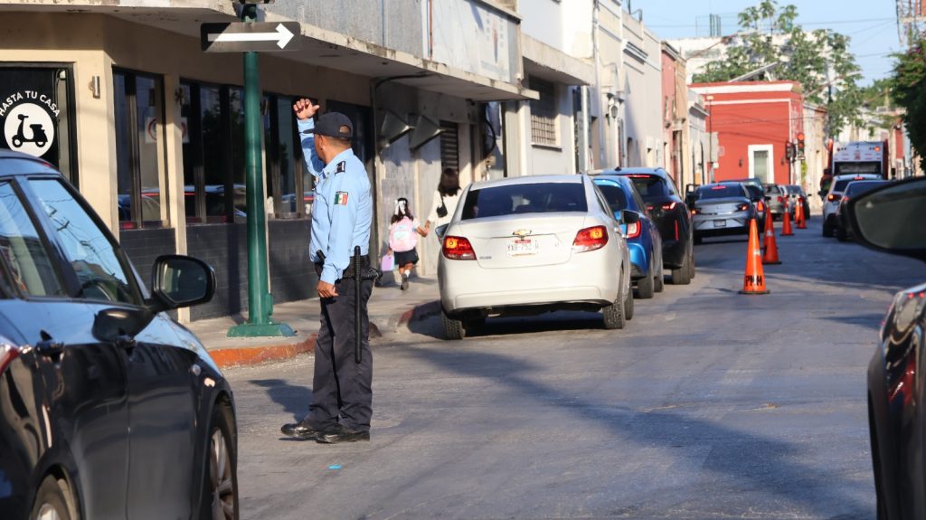 POLICÍA DE MÉRIDA IMPLEMENTA OPERATIVO VIAL ESPECIAL CON MOTIVO DEL REGRESO A CLASES.