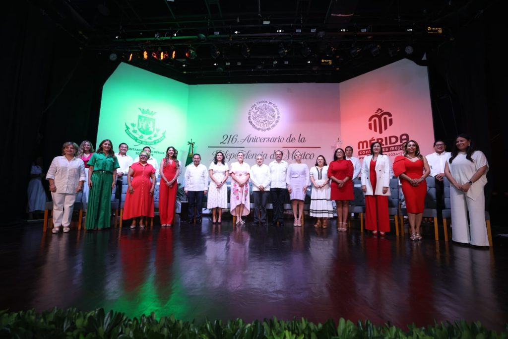 EN EL 216 ANIVERSARIO DEL INICIO DE LA INDEPENDENCIA, LA PRESIDENTA MUNICIPAL REFRENDA EL RUMBO DE MÉRIDA.