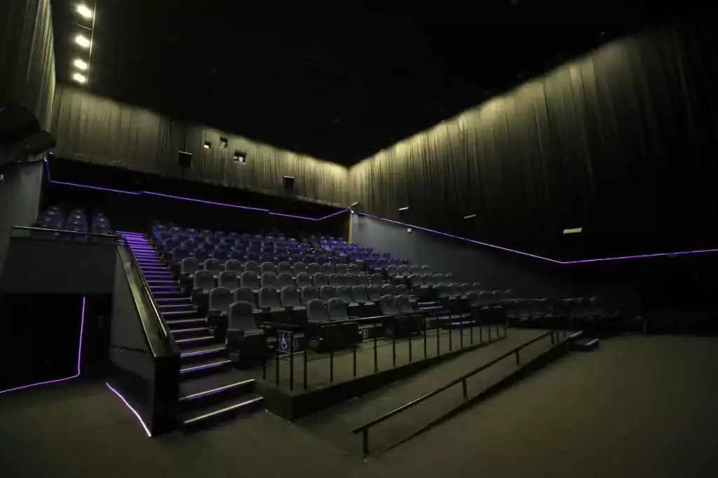 TECNOLOGÍA LÁSER E ILUMINACIÓN INTELIGENTE RENOVARÁN LA EXPERIENCIA EN CINES SIGLO XXI