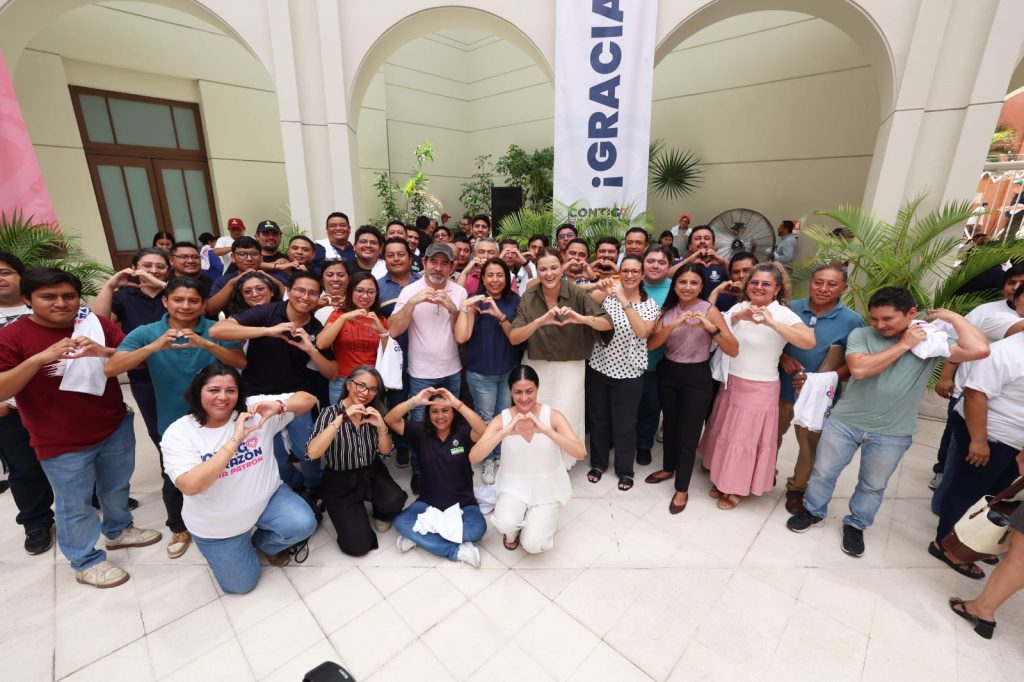 Gracias por servir de corazón a la ciudad, hacen que Mérida funcione bien: Cecilia Patrón AGRADECIMIENTO DE LA ALCALDESA A TODO EL PERSONAL DEL AYUNTAMIENTO
