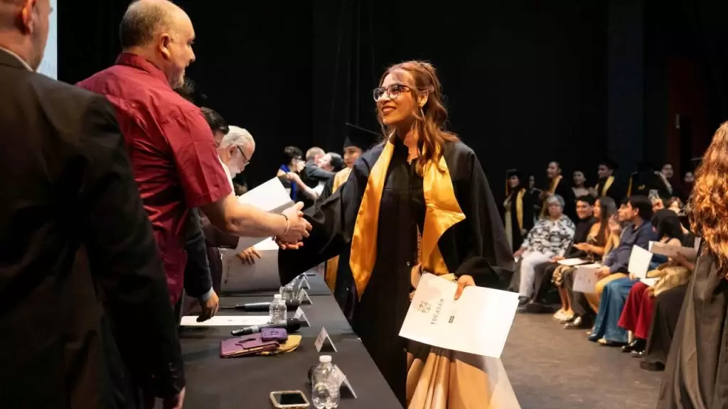 DISCIPLINAS ARTÍSTICAS UNAY CELEBRA EGRESO DE 83 PROFESIONALES DE DISTINTAS