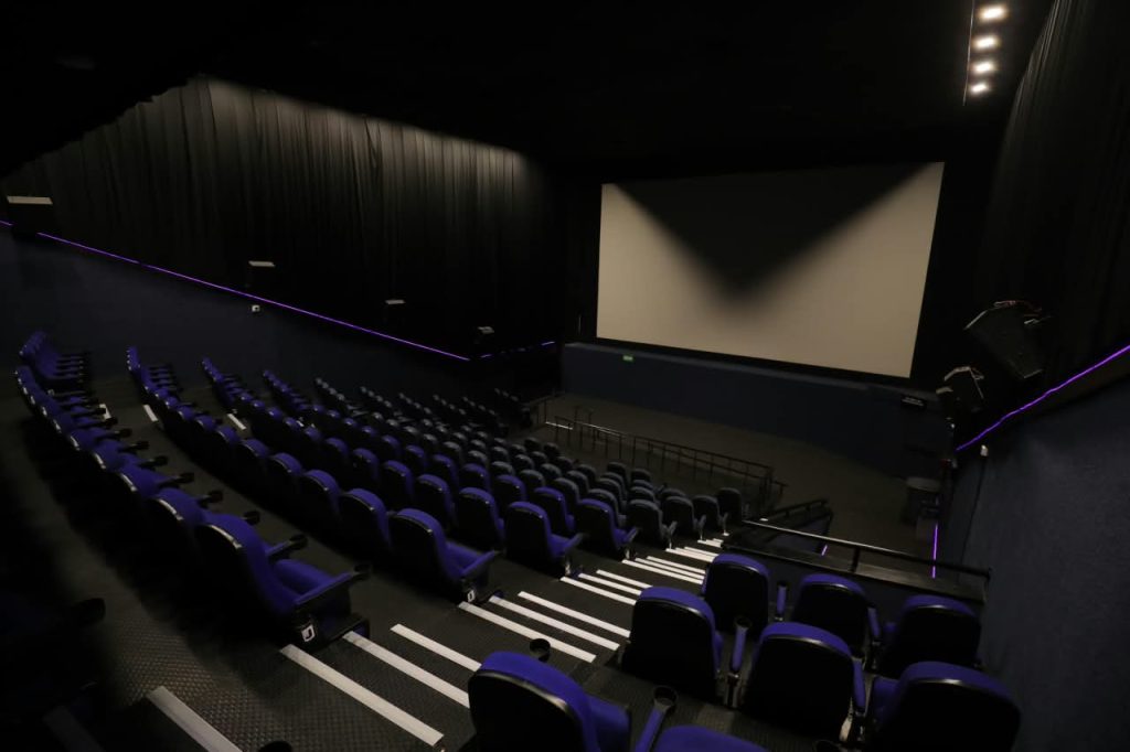 TECNOLOGÍA LÁSER E ILUMINACIÓN INTELIGENTE RENOVARÁN LA EXPERIENCIA EN CINES SIGLO XXI