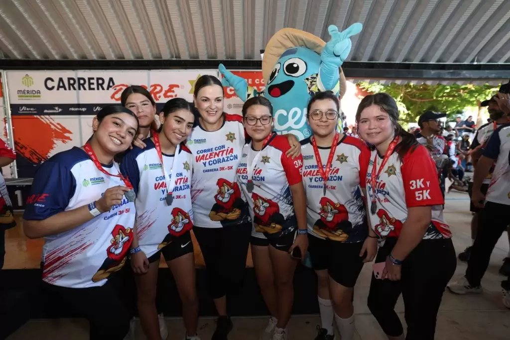 MÁS DE 1 MIL 500 PERSONAS PARTICIPAN EN LA 11ª JORNADA ATLÉTICA D.A.R.E. DE LA POLICÍA MUNICIPAL.