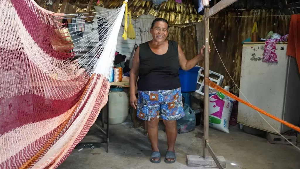 MARTHA COLLÍ BRITO APRENDIÓ DE SU MADRE A URDIR HAMACAS