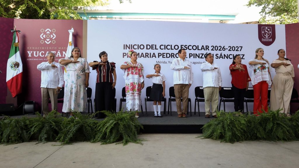 Regreso masivo a clases: Yucatán moviliza a 600 mil alumnos y apuesta por la educación digital