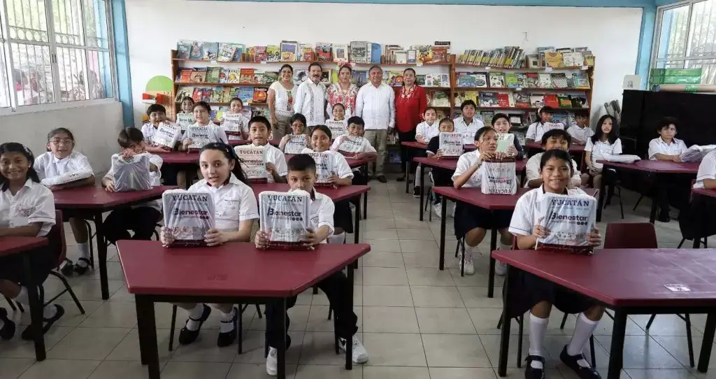 Regreso masivo a clases: Yucatán moviliza a 600 mil alumnos y apuesta por la educación digital