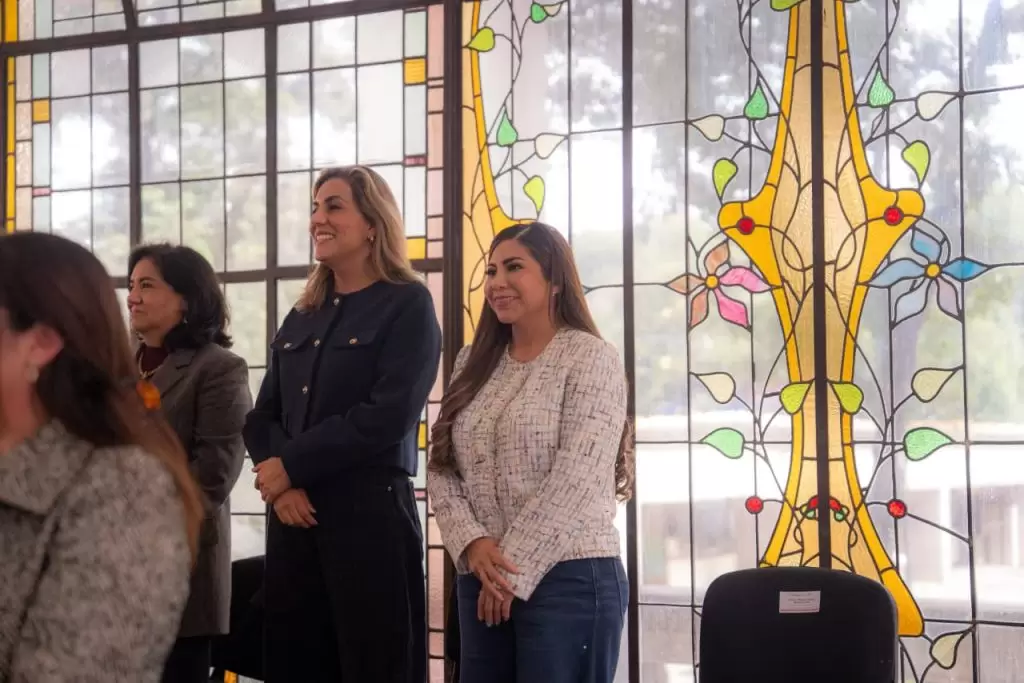 DIF YUCATÁN RECIBE 52 KITS PARA SUS CLUBES DEL ADULTO MAYOR