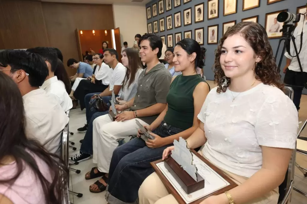 PRESENTAN EL PROYECTO GANADOR DEL PARADOR TURÍSTICO DE DZIBILCHALTÚN.