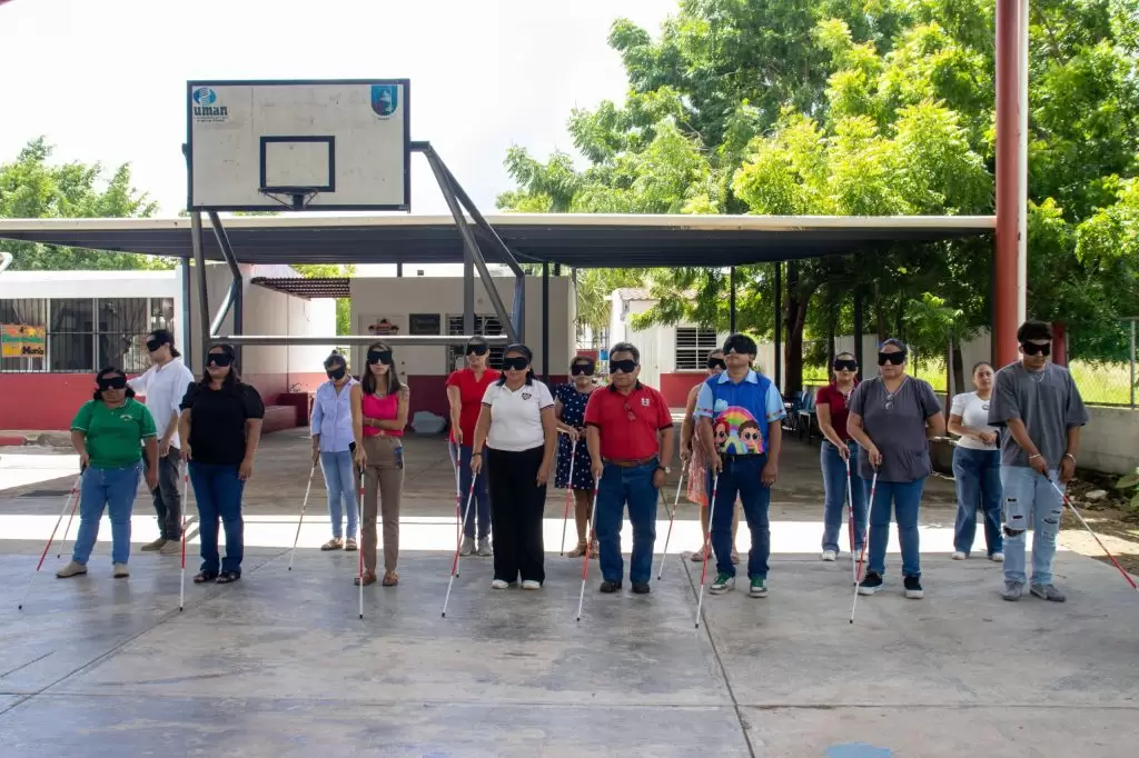 DIF YUCATÁN PROMUEVE INCLUSIÓN EDUCATIVA MEDIANTE TALLER DE SENSIBILIZACIÓN SOBRE DISCAPACIDAD VISUAL