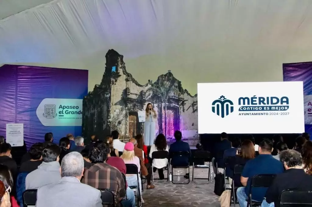 CECILIA PATRÓN COMPARTE EN APASEO EL GRANDE, GUANAJUATO, LA ESTRATEGIA DE ORDENAMIENTO DE MÉRIDA