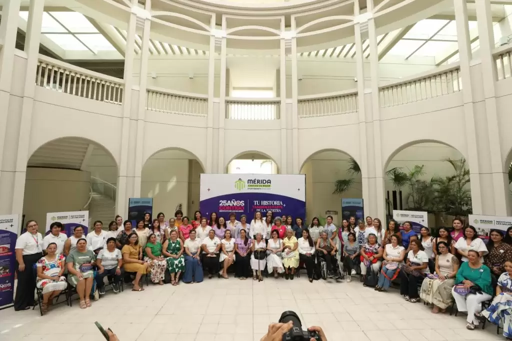 CONMEMORA EDIL 25 AÑOS DEL INSTITUTO DE LAS MUJERES.