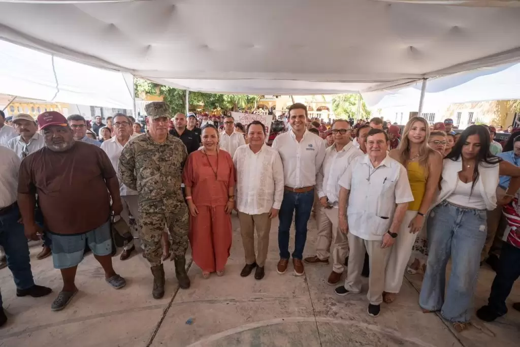 El Gobernador Joaquín Díaz Mena entregó 99 motores
