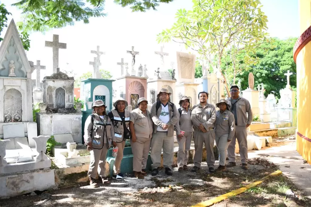 SE REFUERZA LA FUMIGACIÓN EN PANTEONES DE YUCATÁN POR DÍAS DE FIELES DIFUNTOS