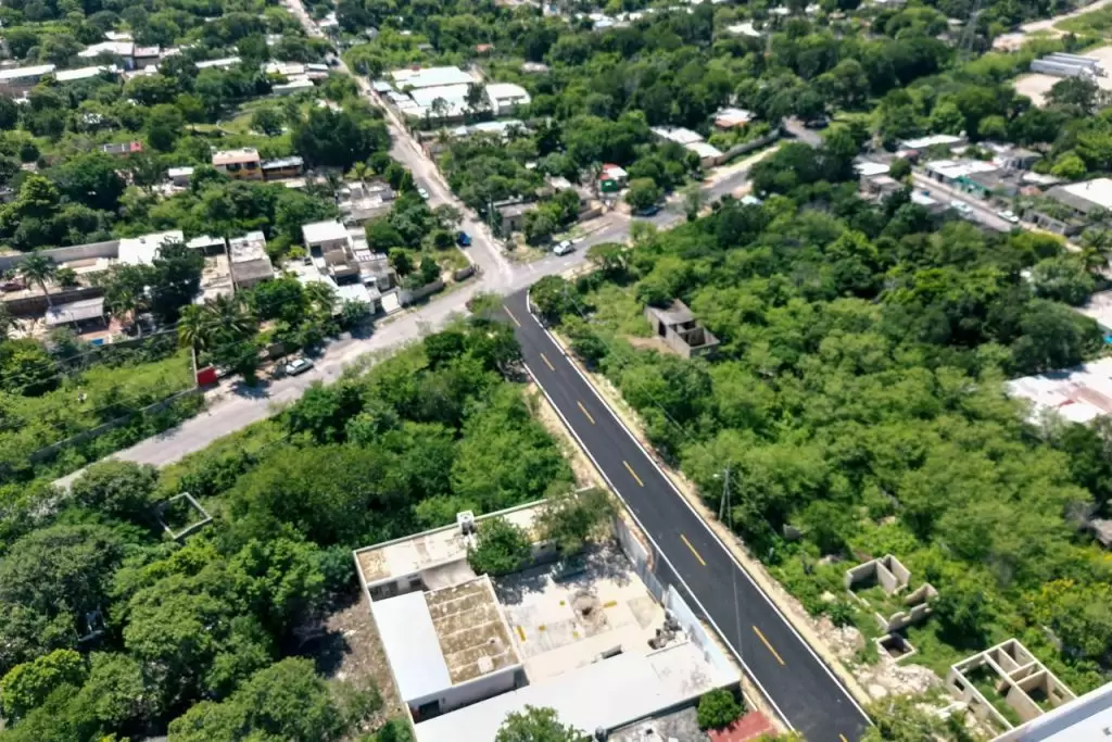 El Gobernador Joaquín Díaz Mena entregó las obras en el sur de Mérida: 1.3 millones de pesos para 2,442 vecinos.