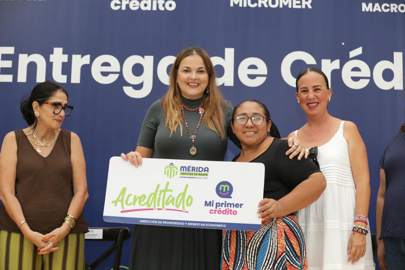 Cecilia Patrón impulsa la economía de Mérida con créditos sin intereses para mujeres y emprendedores